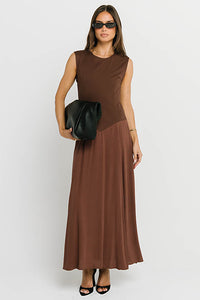 Charles Maxi Dress in Red-Brown