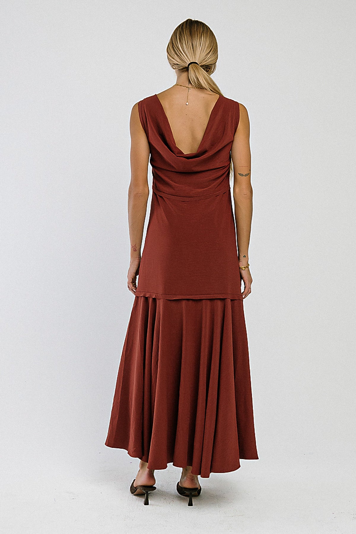 Marlon Maxi Dress in Red-Brown